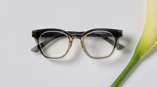 Peepers GMA Deals and Steals banner showing discounted reading glasses
